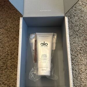 Alo Super-fruit Body Lotion brand new